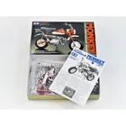 300016030 - Model kit, 1:6 Honda Monkey 2000 Anniversary